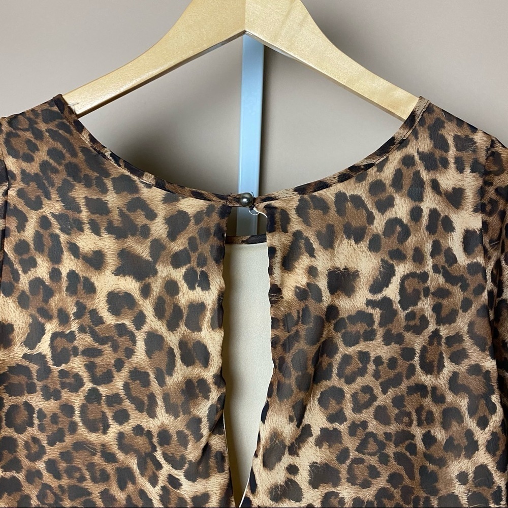 Women’s Medium Leopard Print Scrunched Slit Back Top Animal Print - Picture 3 of 11